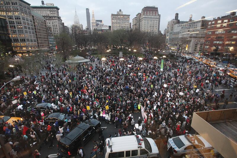 galleries/2012/03/22/million-hoodies-march-for-trayvon-martin-in-new-york-city-photos/trayvon-hoodie-march-3_bd2odc