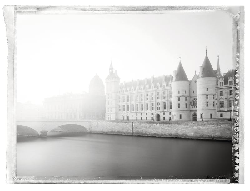 galleries/2014/11/28/paris-city-of-light-in-black-and-white-photos/141119-paris-city-lights-05_w93y3h