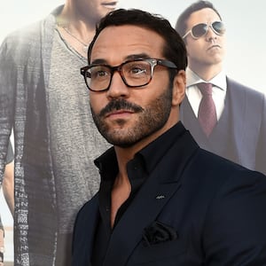 171101-fallon-Jeremy-Piven-tease_qpq8kr