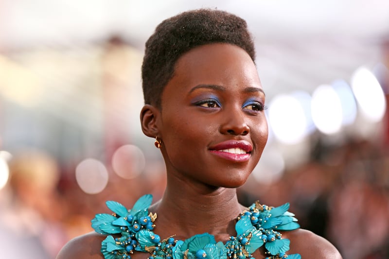 articles/2014/02/24/lupita-nyong-o-discusses-her-style-inspirations-and-red-carpet-fashion/140223-stern-lupita-tease_ilsoqi