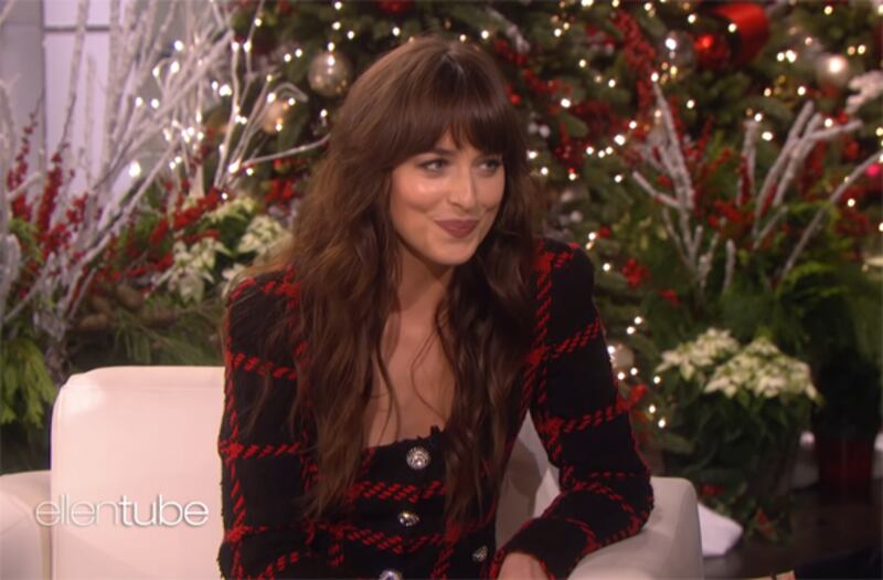 Dakota-Johnson-Ellen-Interview_tro8e3