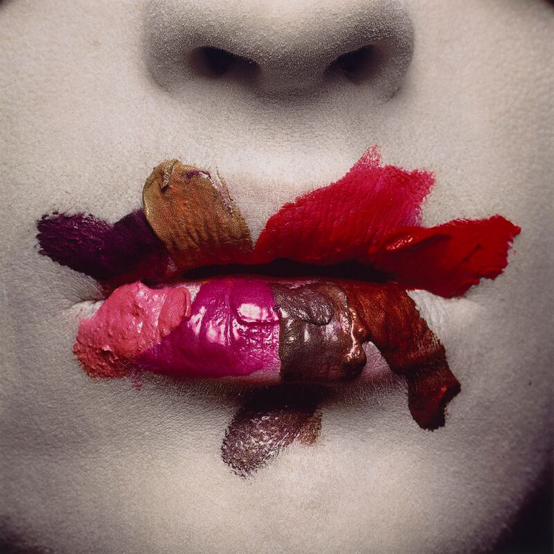 galleries/2016/06/15/irving-penn-s-gloriously-strange-images-photos/160610-Irving-Penn-Fashion-02_rlrifo