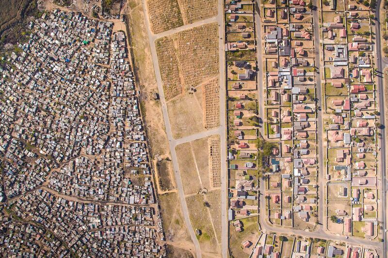 galleries/2016/08/13/a-stark-look-at-south-africa-from-above/160701-Johnny-Miller-gallery-01_gnejmr