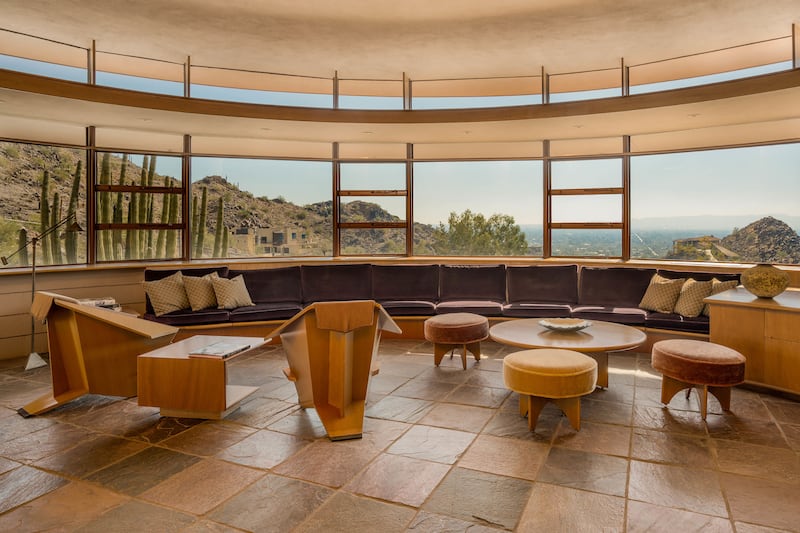 180128-mcnearney-omg-i-want-this-house-frank-lloyd-wright-arizona-9_en4yey