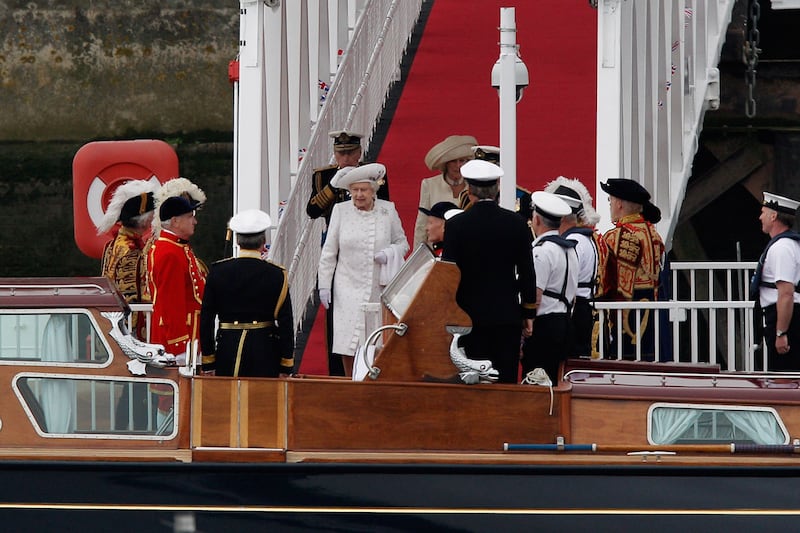 galleries/2012/06/03/queen-elizabeth-s-diamond-jubilee-kate-middleton-prince-william-and-more-photos/launch-queen-jubilee-celebration_jnglyq