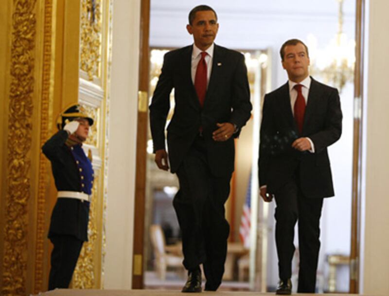 articles/2009/07/08/russias-ticking-time-bomb/obama-russia-medvedev_i6e36n