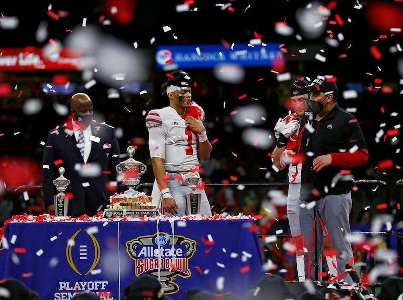 2021-01-02T102915Z_335300643_MT1USATODAY15387471_RTRMADP_3_NCAA-FOOTBALL-SUGAR-BOWL-OHIO-STATE-VS-CLEMSON_hflsvb