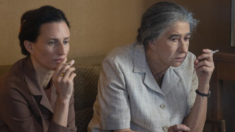 Camille Cottin and Helen Mirren in Golda.