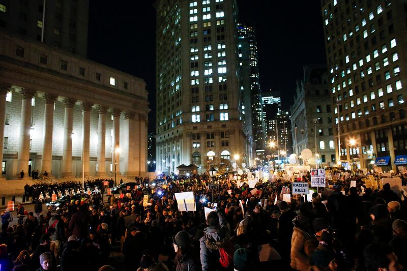 galleries/2014/12/05/day-2-scenes-from-the-eric-garner-protests-photos/141204-garner-1_mtgctr