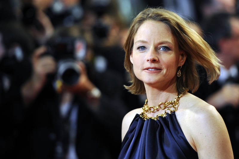 articles/2011/12/02/jodie-foster-s-father-accused-of-california-housing-scam/jodi-foster-father-pelisek_tgnhnb