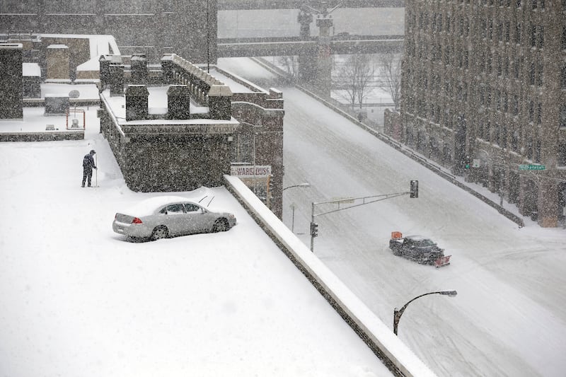 galleries/2013/02/26/winter-storms-slam-the-midwest-photos/snow-storm-midwest-1_jrckna