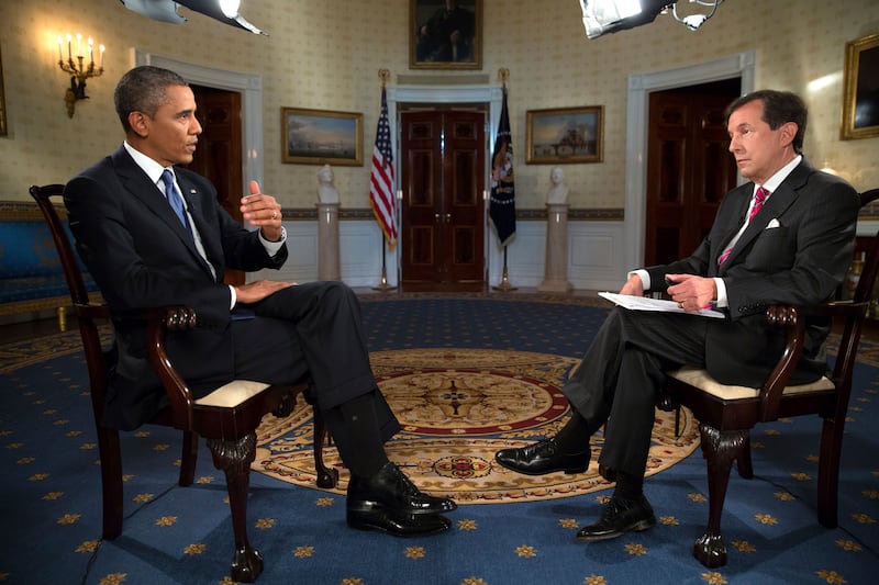 U.S. President Barack Obama participates in an interview with Chris Wallace (R), anchor of "Fox News Sunday", in the Blue Room of the White House in Washington September 9, 2013.   REUTERS/Pete Souza/The White House/Handout via Reuters (UNITED STATES - Tags: POLITICS MEDIA) ATTENTION EDITORS - THIS IMAGE HAS BEEN SUPPLIED BY A THIRD PARTY. IT IS DISTRIBUTED, EXACTLY AS RECEIVED BY REUTERS, AS A SERVICE TO CLIENTS. FOR EDITORIAL USE ONLY. NOT FOR SALE FOR MARKETING OR ADVERTISING CAMPAIGNS