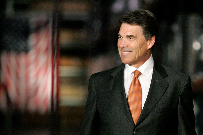 articles/2011/11/02/rick-perry-turns-2012-campaign-vice-into-virtue/perry-campaign-laitmer_k3bstt