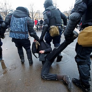 2021-01-31T111643Z_1327835636_RC2ZIL988AMJ_RTRMADP_3_RUSSIA-POLITICS-NAVALNY-PROTESTS_tjnrtn