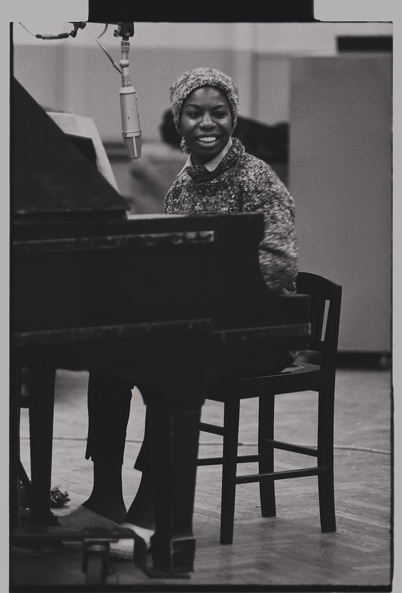 galleries/2016/12/03/exclusive-nina-simone-as-you-ve-never-seen-her/161130-nina-simone-09-embed_ujzih0