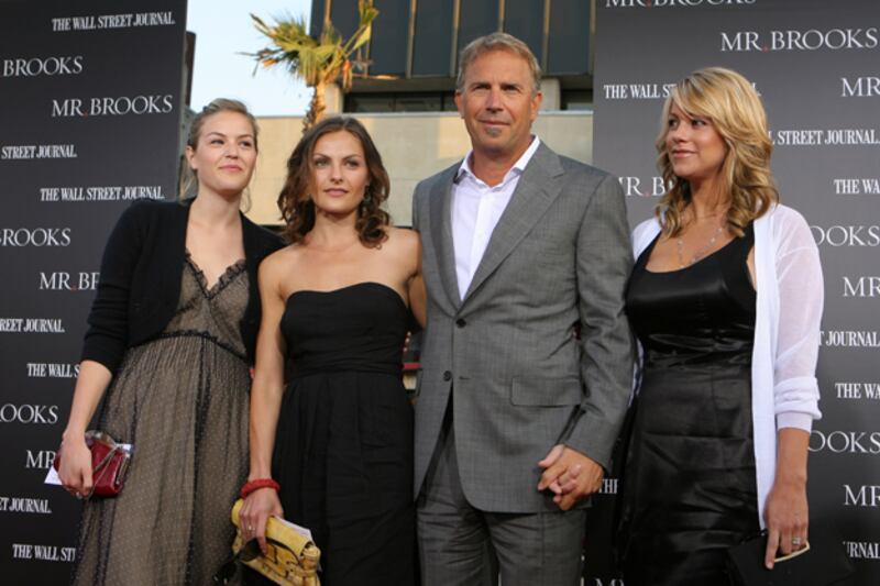 galleries/2011/04/01/celebrities-and-their-baby-mamas/baby-mamas---costner_kutjce