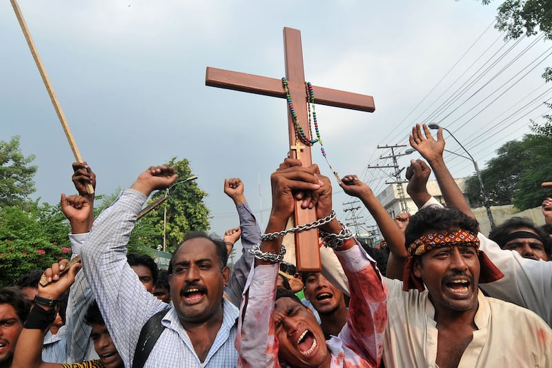 articles/2013/09/27/a-global-slaughter-of-christians-but-america-s-churches-stay-silent/130926-powers-christian-pakistan-tease_d8035h