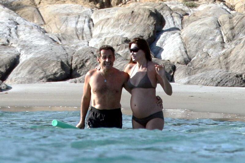 galleries/2011/10/19/carla-bruni-baby-photos/carla-bruni-pregnant-1_dzbhzp