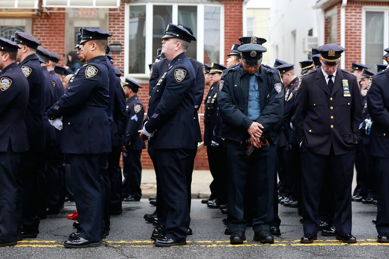 galleries/2015/01/04/nypd-remembers-slain-officer-wenjian-liu-photos/150104-lui-funeral5_bpr7ro