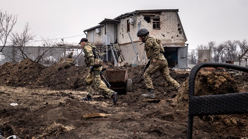 210403-ukraine-street-fighting-embed-02_l4mavd