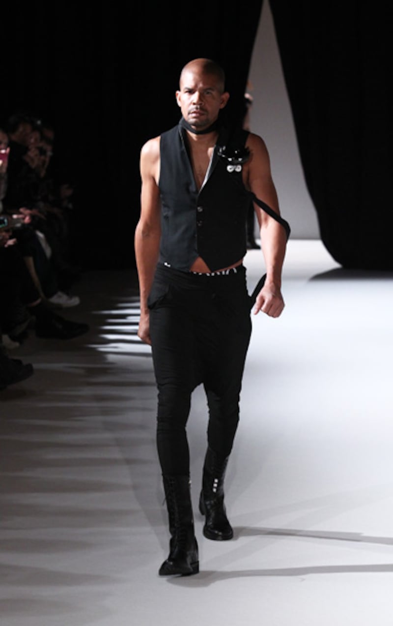 articles/2012/12/12/will-i-am-fashion-designer/will.i.am-clothing-line-embed-3_pwevju