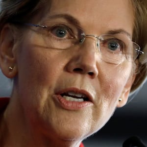 181129-resnick-elizabeth-warren-trump-authoritarian-hero_ekvg07