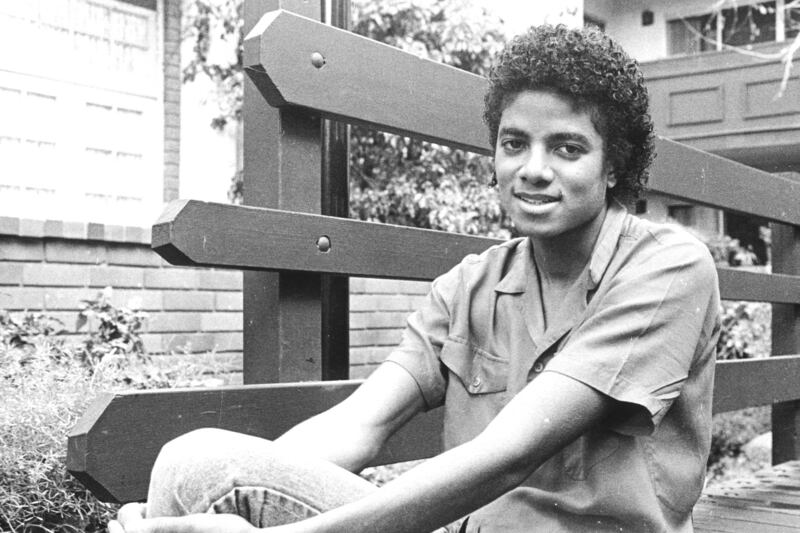 articles/2012/11/14/11-juiciest-bits-from-untouchable-the-strange-life-and-tragic-death-of-michael-jackson/michael-jackson-speed-read-haglage-tease_mbq8lq