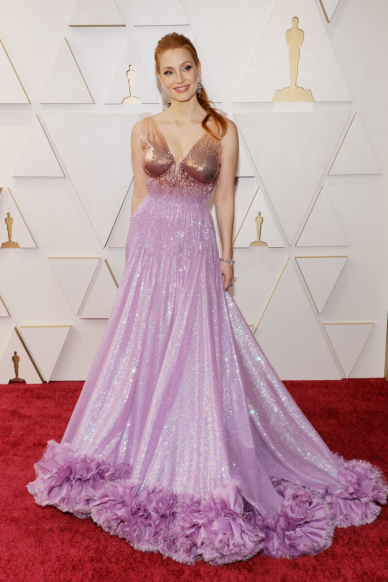 220327-oscars-red-carpet-jessica-chastain_r0nsdv