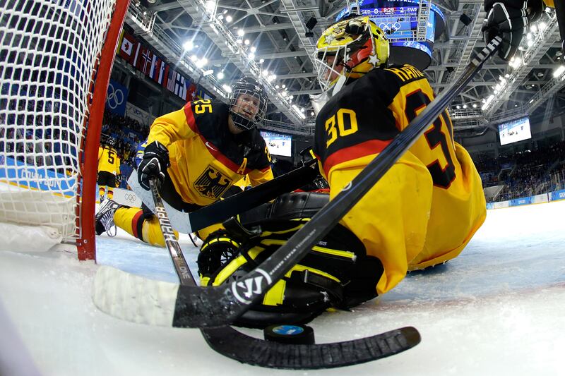 galleries/2014/02/11/sochi-olympic-games-february-11-2014-photos/140211-sochi-gal-1_j4dvr5