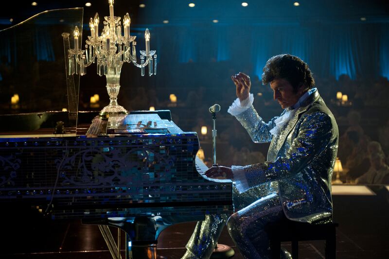 articles/2013/05/22/richard-porton-on-steven-soderbergh-s-behind-the-candelabra/130521-candelabra-review-tease_nkgwkm