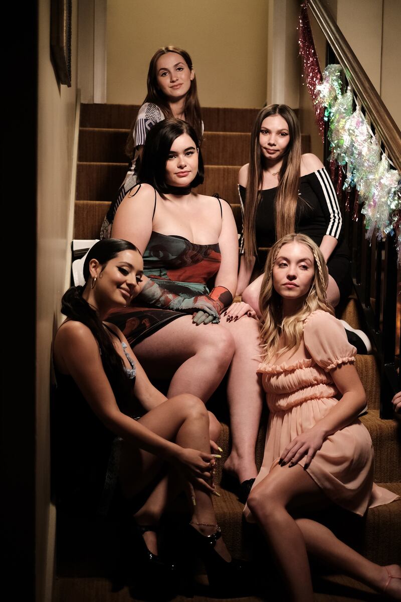 alexa-demie-barbie-ferreira-maude-apatow-sophia-rose-wilson-sydney-sweeney_1_eokvjs