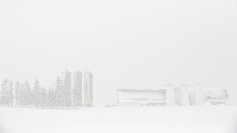 galleries/2012/12/20/blizzard-slams-into-plains-midwest-photos/snow-gal-2_ghfwen