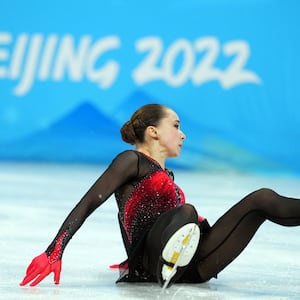 2022-02-17T141328Z_591995591_SP1EI2H13IBHI_RTRMADP_3_OLYMPICS-2022-FIGURESKATING_y9d2hv