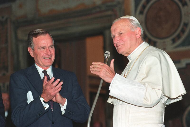 galleries/2014/03/27/the-popes-and-the-presidents-photos/presidents-and-popes-bushsr_jl3wm5