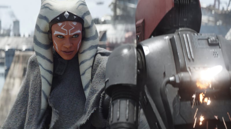 Rosario Dawson as Ahsoka Tano fights an HK-87 Assassin Droid.