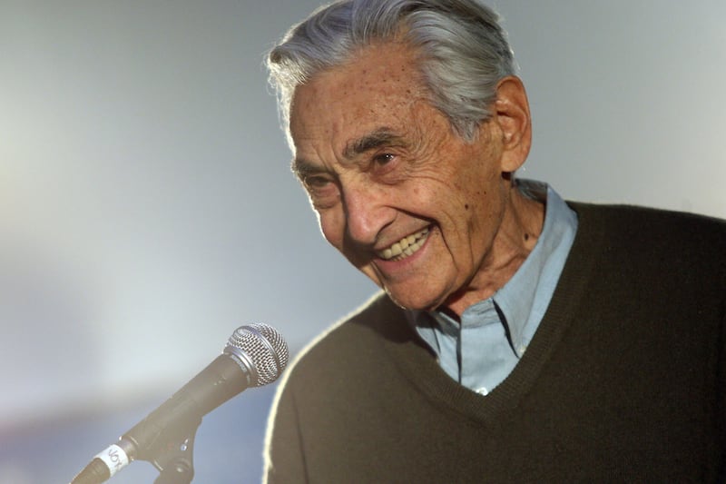 articles/2012/08/27/howard-zinn-at-90-defending-the-people-s-historian/howard-zinn-mccarthy-teaser_bphfpw