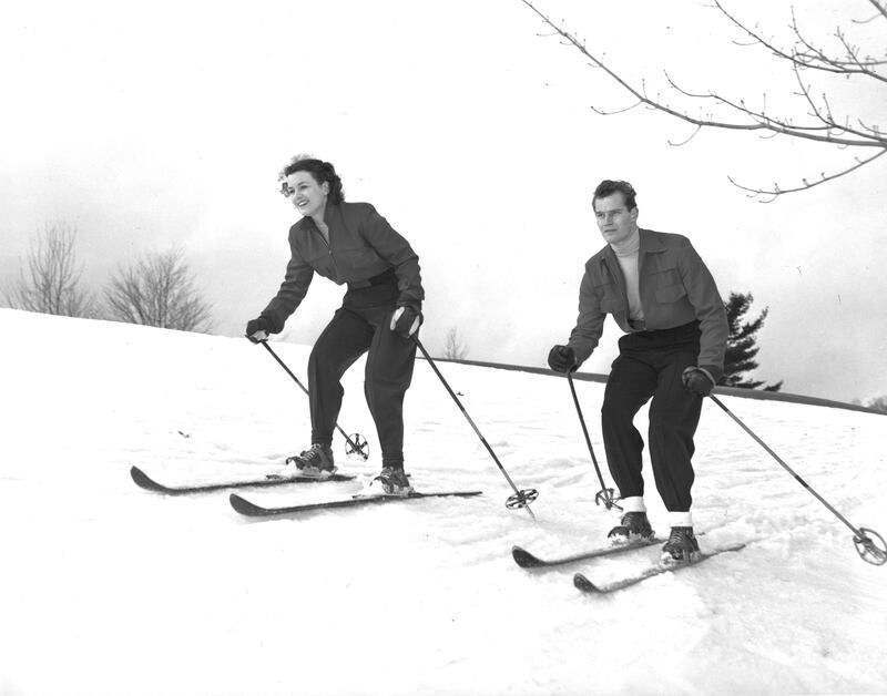 galleries/2013/12/22/classic-stars-on-the-slopes-photos/131220-classic-stars-on-skis-7_jv5kxt