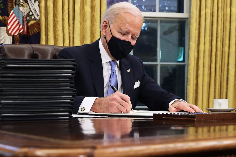 200120-biden-embed_yru2qc