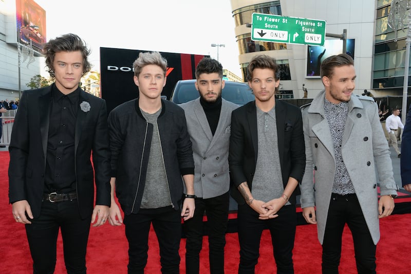 galleries/2013/11/24/best-of-ama-red-carpet-2013/131124-one-direction-ama_bu49hs