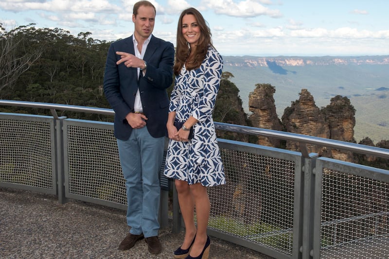 articles/2014/04/18/kate-middleton-sells-out-dvf-dress-roberto-cavalli-may-sell-for-621-million/140418-kate-middleton-cheat_uyqdsa