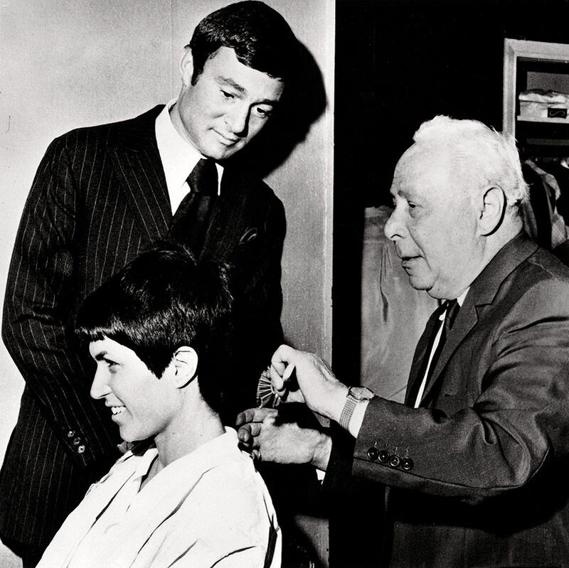 galleries/2012/10/10/hairdresser-vidal-sassoon-remembered-with-a-new-book-photos/GAL-Vidal-Sassoon_p18_hzvngt