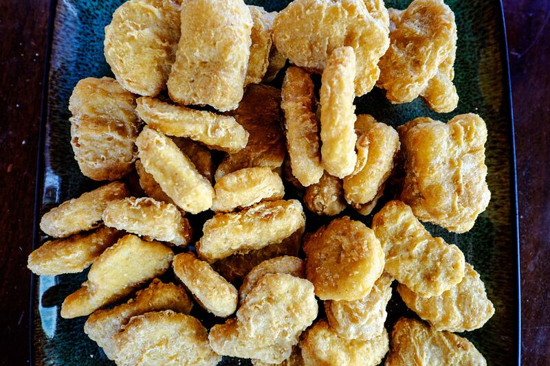 articles/2015/01/13/i-ate-a-50-piece-chicken-mcnugget-because-yolo/150111-joiner-50-nuggets-tease_onxosp