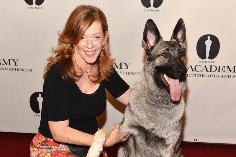 articles/2012/10/17/susan-orlean-how-i-write/susan-orlean-write-charney-tease_icnpeb