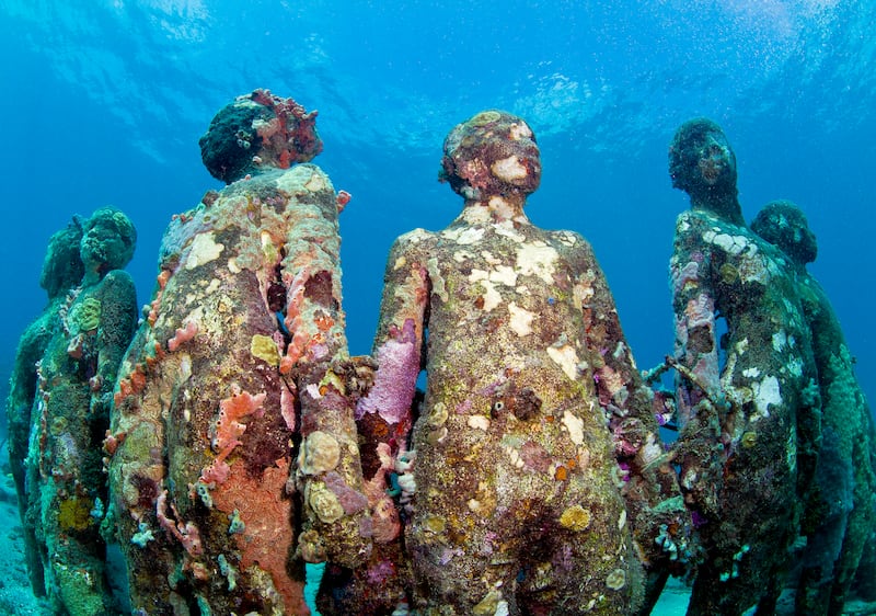 galleries/2014/04/07/jason-de-caires-taylor-s-gorgeous-underwater-art-photos/underwater-museum-gal-11_iqaget