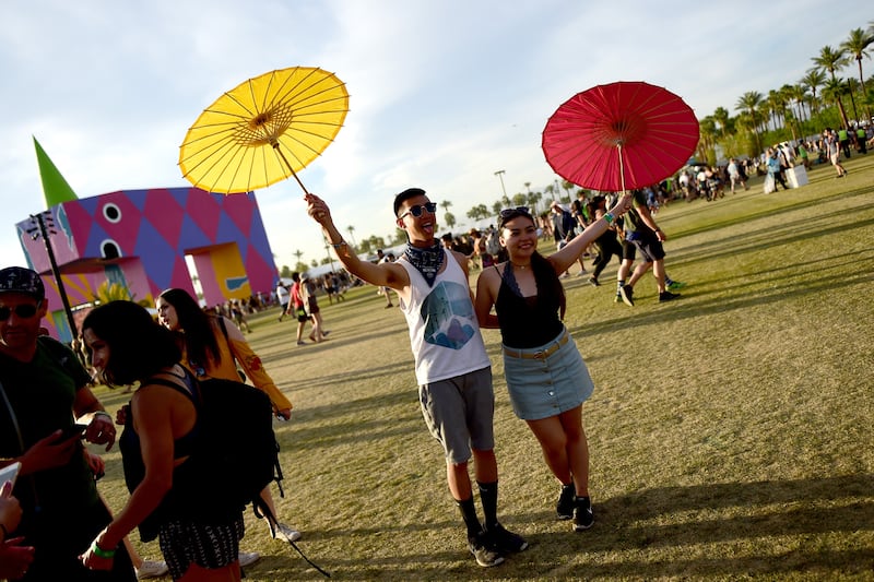 galleries/2017/04/22/look-at-these-coachella-basics/170421--stern-coachella-05_qgrrsk