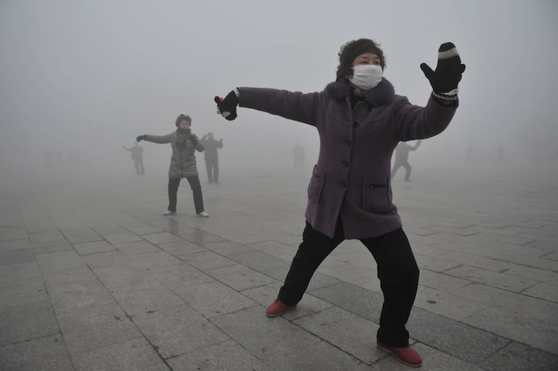 galleries/2014/02/27/smog-vortex-takes-over-beijing-photos/140226-china-smog7_bkpoq9