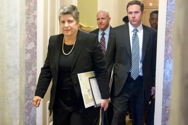 articles/2013/07/12/the-short-list-of-candidates-to-replace-janet-napolitano-at-dhs/130712-napolitano-klaidman-tease_phuyi1