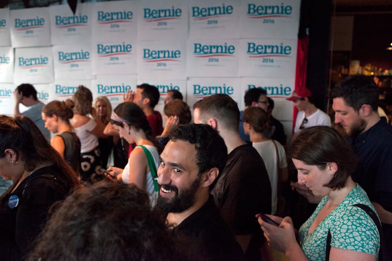 articles/2015/07/30/berniemania-sweeps-bushwick-deep-in-sanders-hipster-heartland/150730-bernie-bushwick-01_ra4wbk