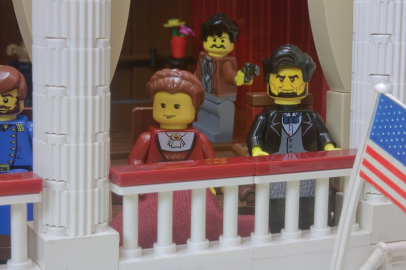 galleries/2014/02/15/presidential-assassins-in-lego-from-lincoln-and-jfk-to-obama-photos/lego-assassination-7_y8ifjj