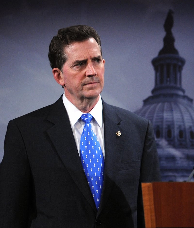 articles/2012/12/06/jim-demint-gets-his-reward/88667504_dvxffc